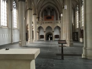 leere Kirche Ro